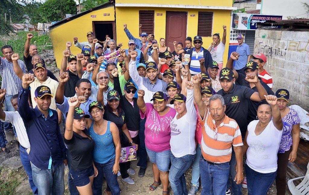 Precandidato a diputado Carlos Alberto realiza multitudinarios recorridos por toda la Provincia Espaillat